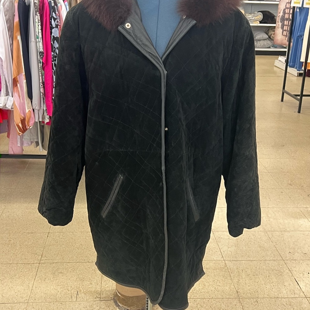 Vintage Women's Coat with Fur Collar